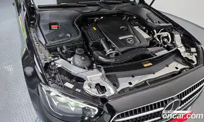 Mercedes-Benz E-Class 2023 2.0 автомат (гидро), миниатюра 6