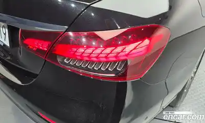 Mercedes-Benz E-Class 2023 2.0 автомат (гидро), миниатюра 9