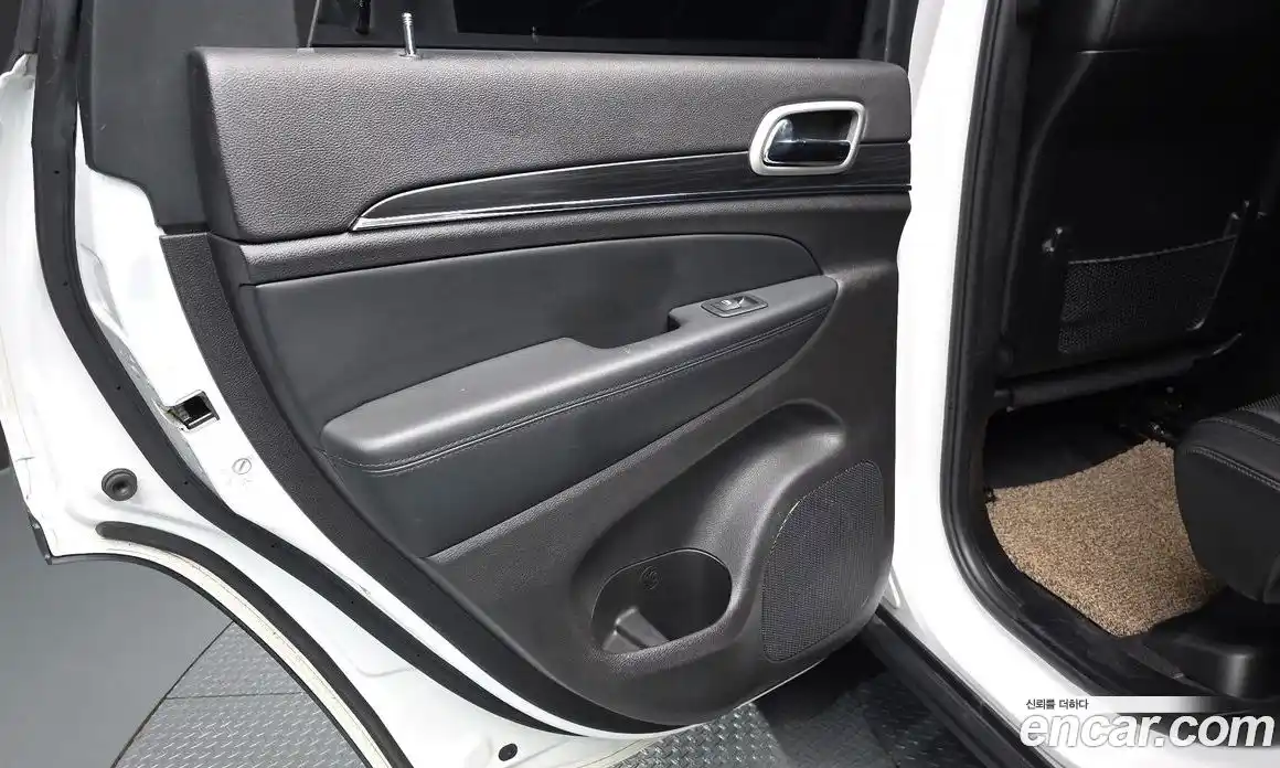 Jeep Cherokee 2021 3.6 автомат (гидро), фото 14