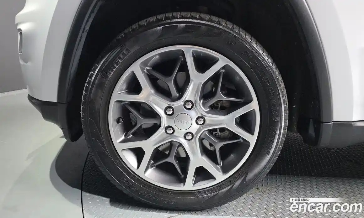 Jeep Cherokee 2021 3.6 автомат (гидро), фото 4