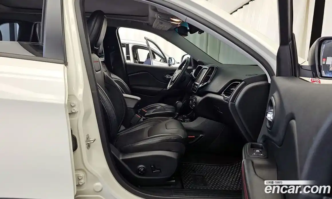 Jeep Cherokee 2019 3.2 автомат (гидро), фото 11