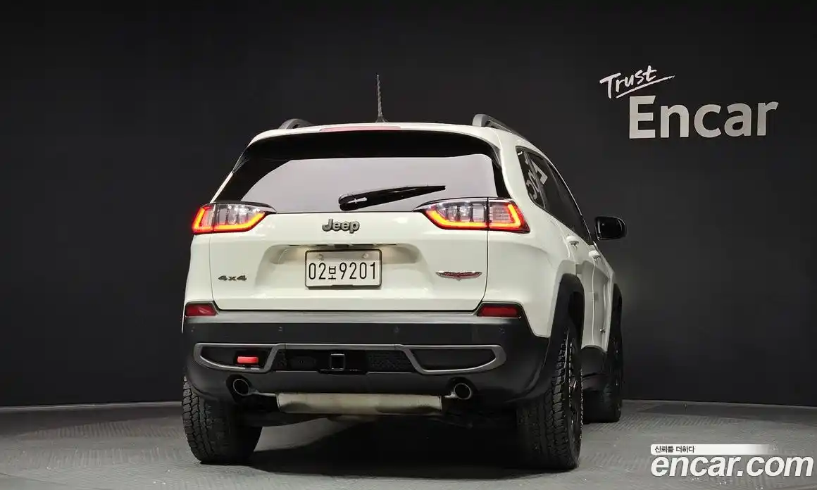 Jeep Cherokee 2019 3.2 автомат (гидро), фото 4