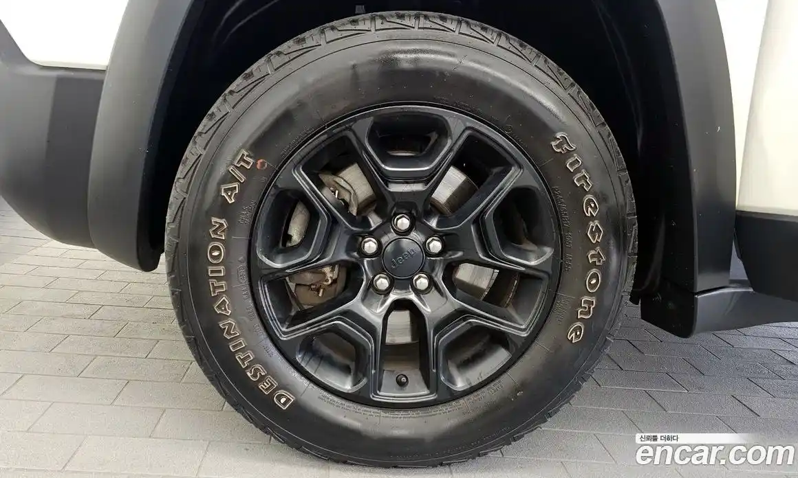 Jeep Cherokee 2019 3.2 автомат (гидро), фото 5