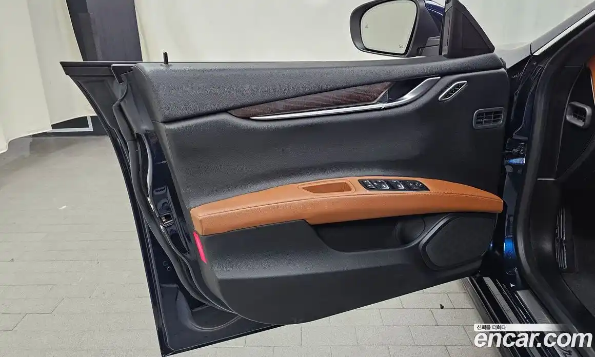 Maserati Ghibli 2019 3.0 гидро, фото 14
