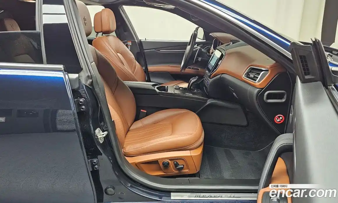 Maserati Ghibli 2019 3.0 гидро, фото 17