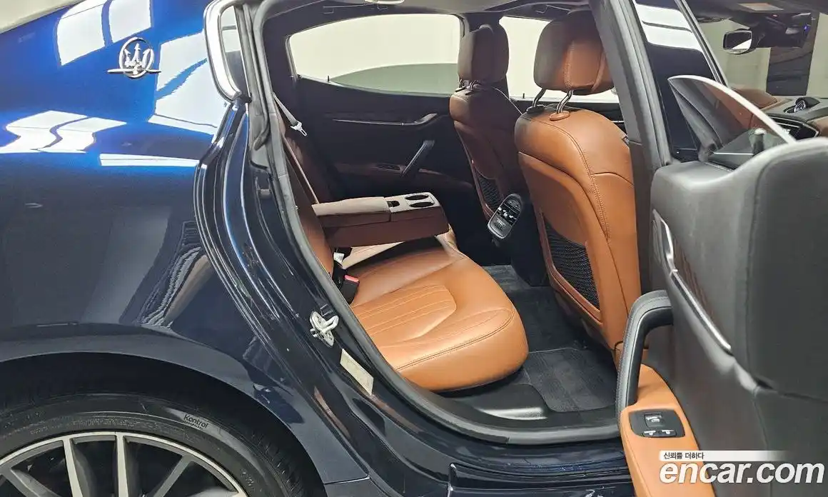 Maserati Ghibli 2019 3.0 гидро, фото 18