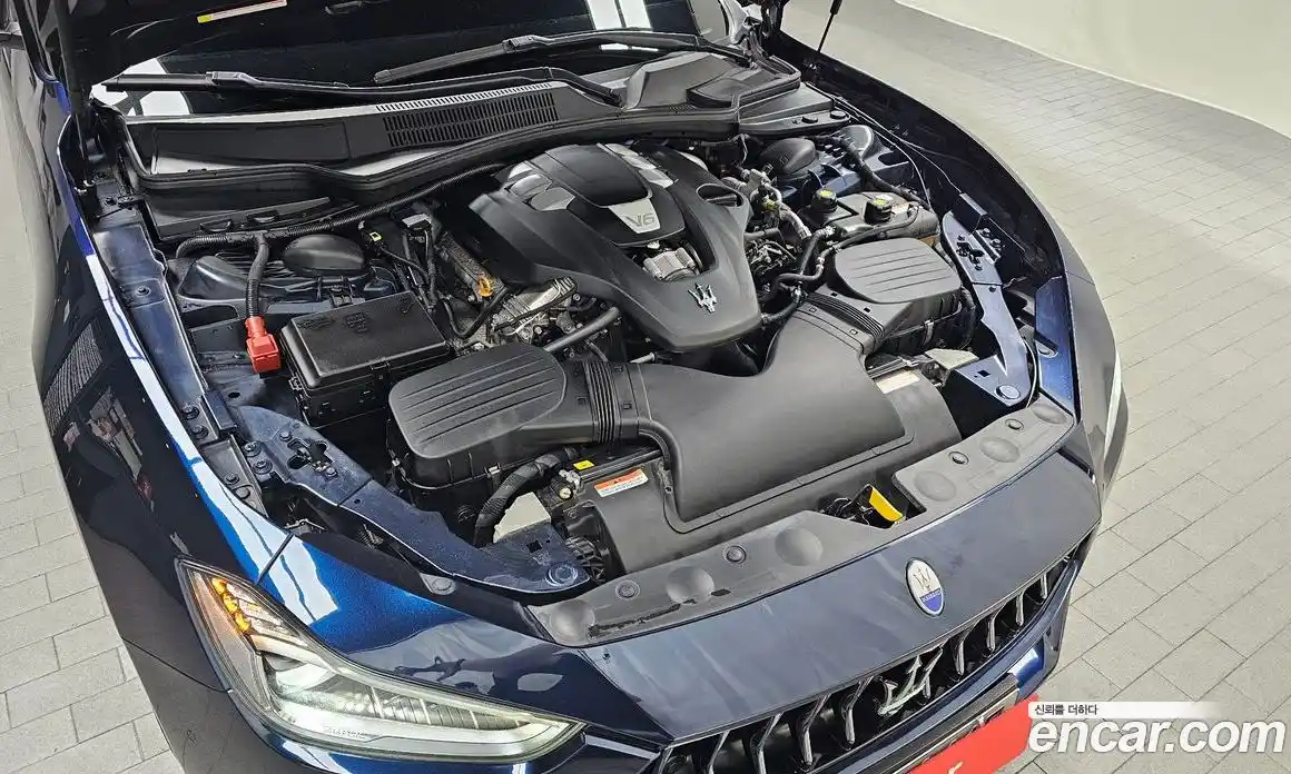 Maserati Ghibli 2019 3.0 гидро, фото 6