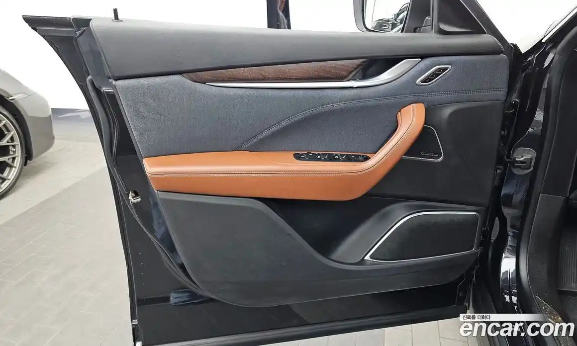 Maserati Levante 2020 3.0 гидро, фото 14