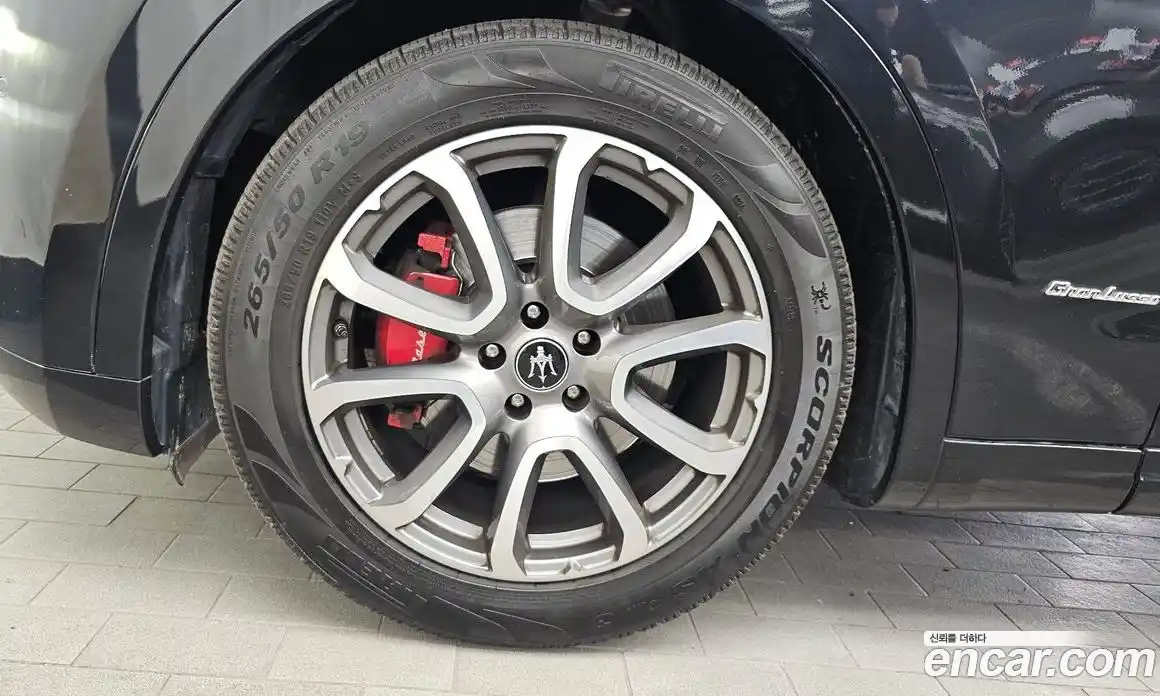 Maserati Levante 2020 3.0 гидро, фото 5