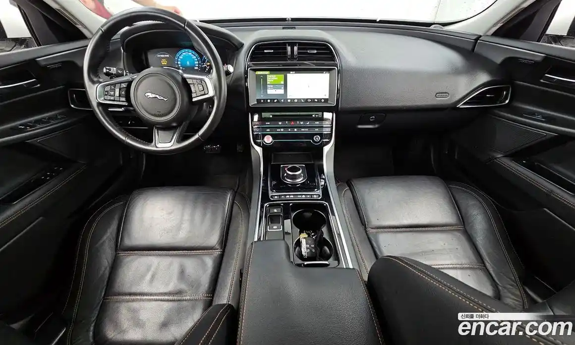 Jaguar XE 2018 2.0 гидро, фото 10