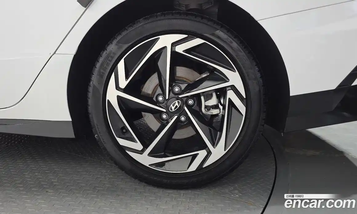 Hyundai Sonata 2024 1.6 автомат (гидро), фото 34