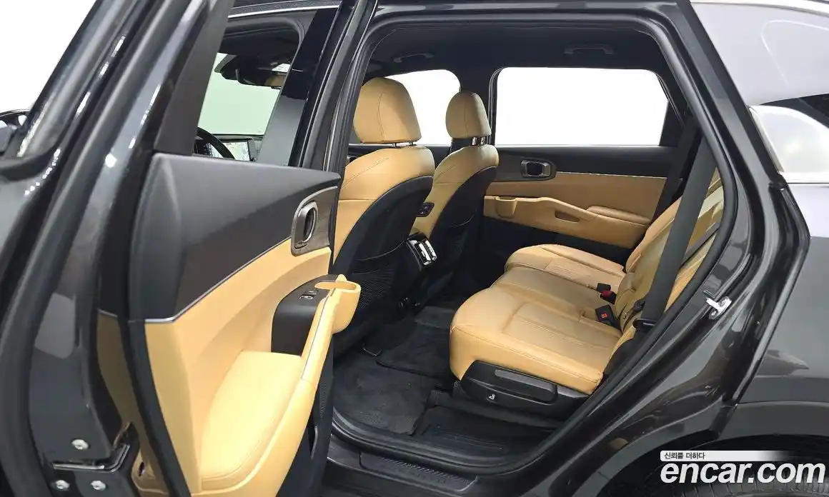 Kia Sorento 2023 1.6 автомат (гидро), фото 16