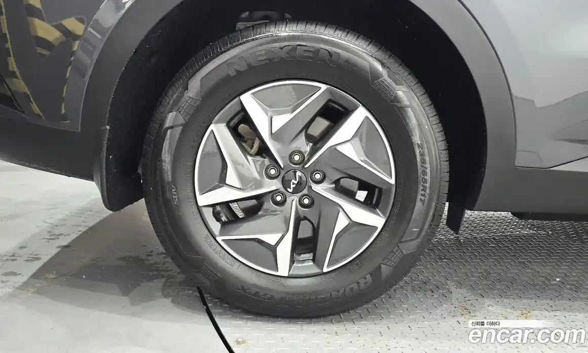 Kia Sorento 2023 1.6 автомат (гидро), фото 5