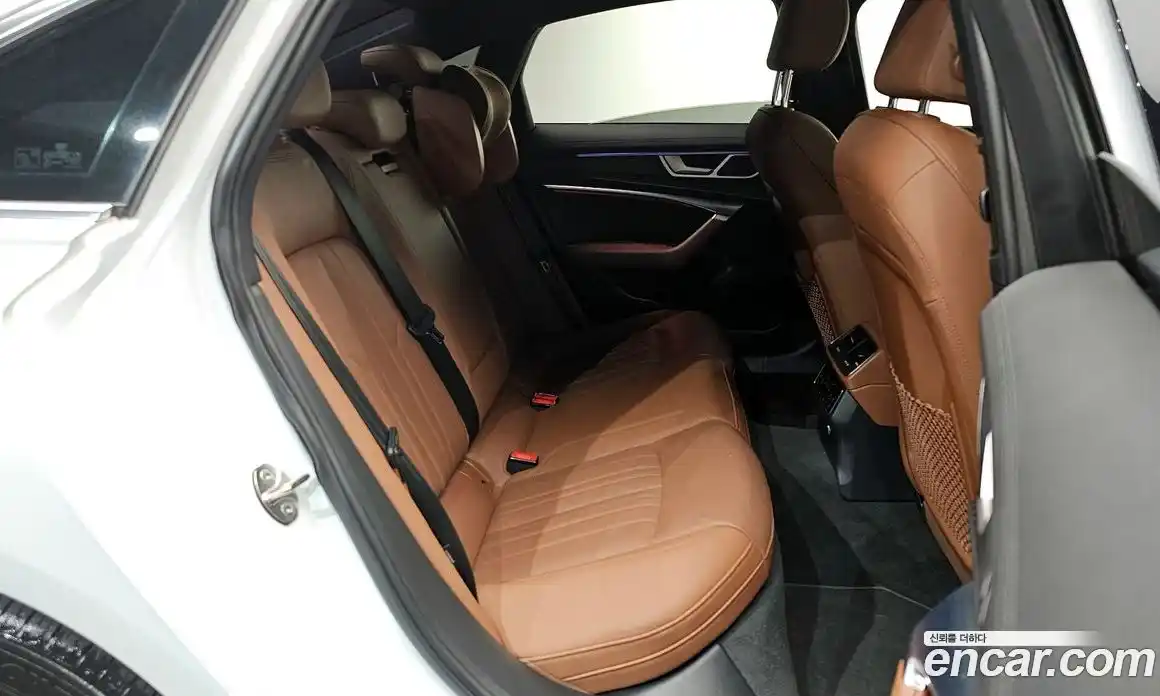 Audi A6 2020 2.0 автомат (гидро), фото 17
