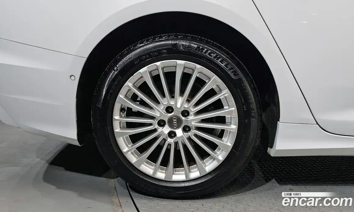 Audi A6 2020 2.0 автомат (гидро), фото 5
