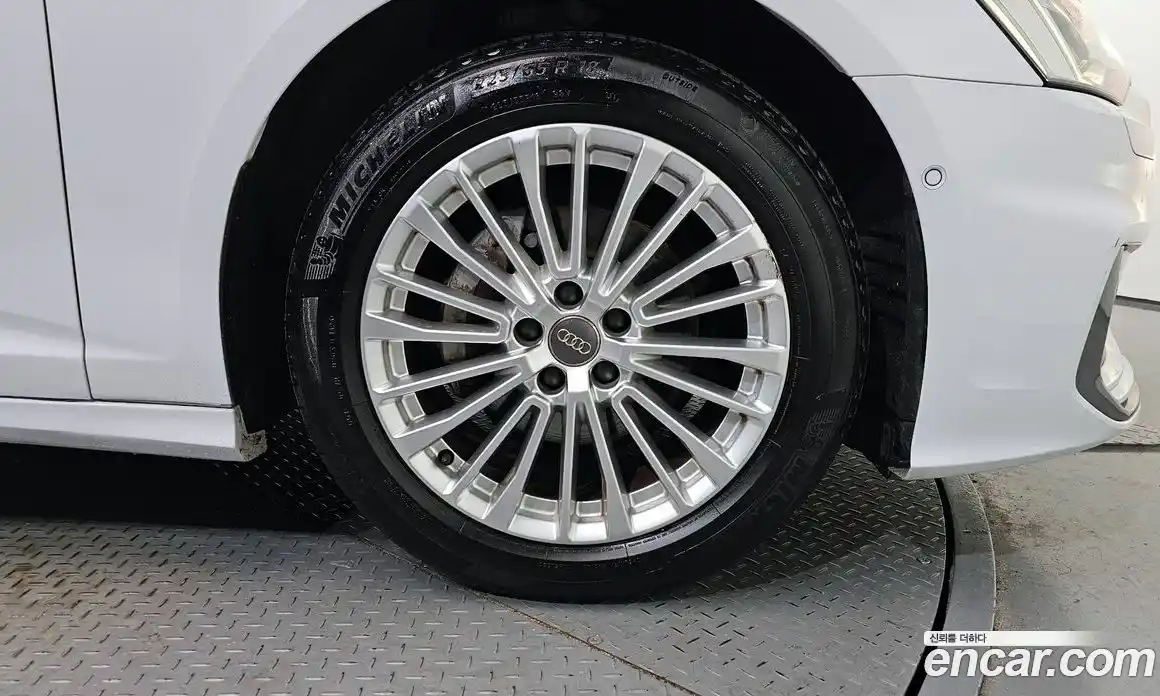 Audi A6 2020 2.0 автомат (гидро), фото 7