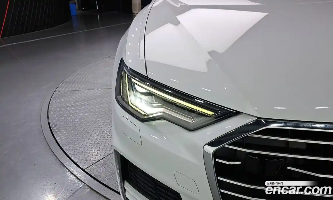 Audi A6 2020 2.0 автомат (гидро), фото 8