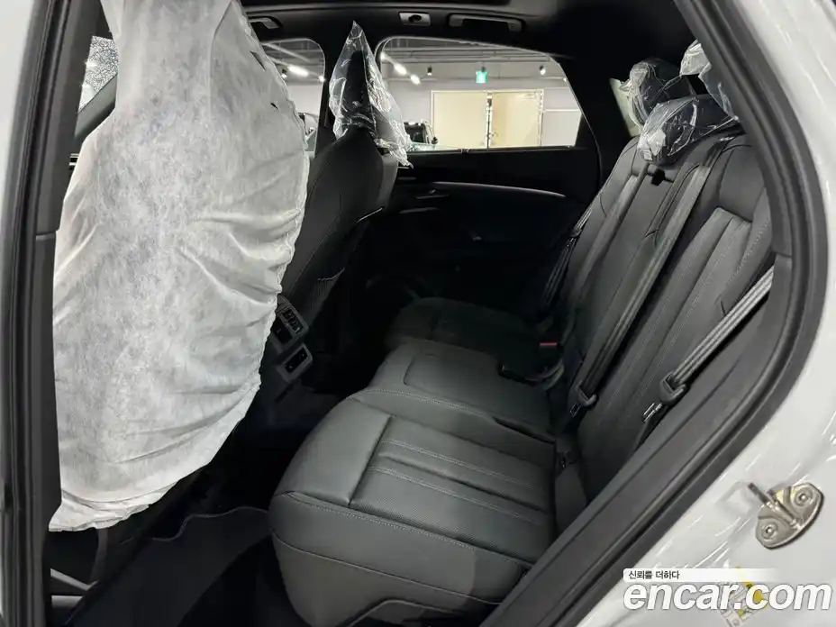Audi Q5 2025 2.0 автомат (гидро), фото 12