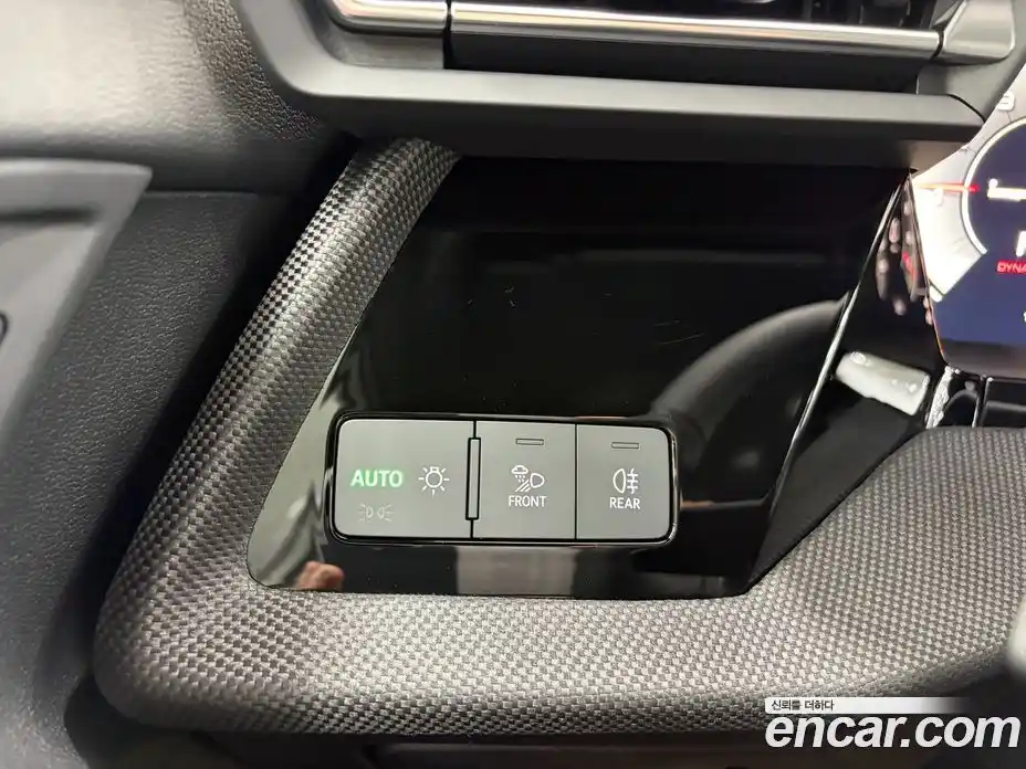 Audi A3 2025 2.0 автомат (гидро), фото 17