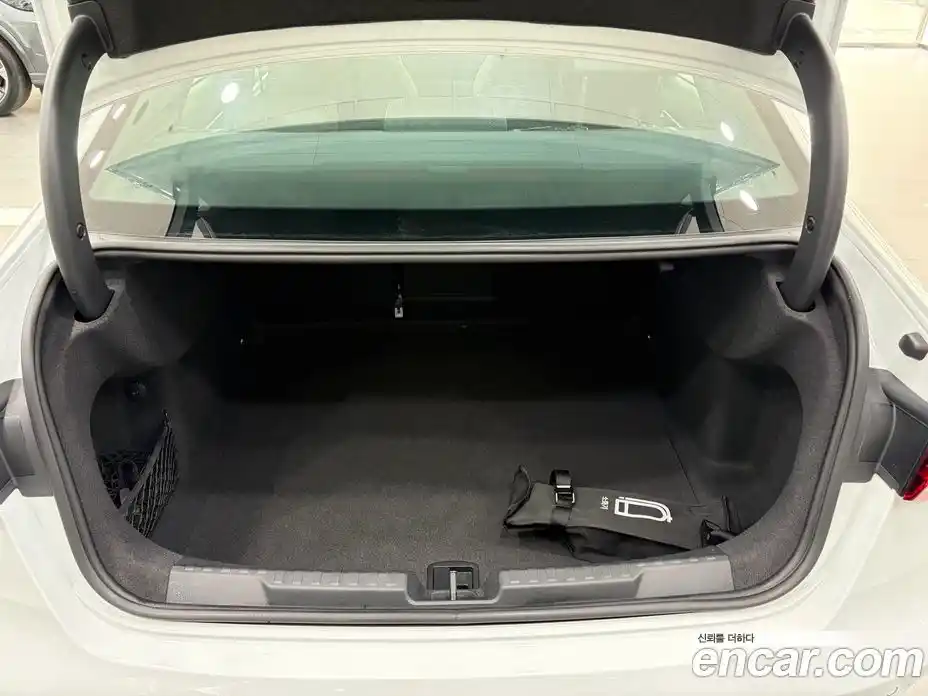 Audi A3 2025 2.0 автомат (гидро), фото 20