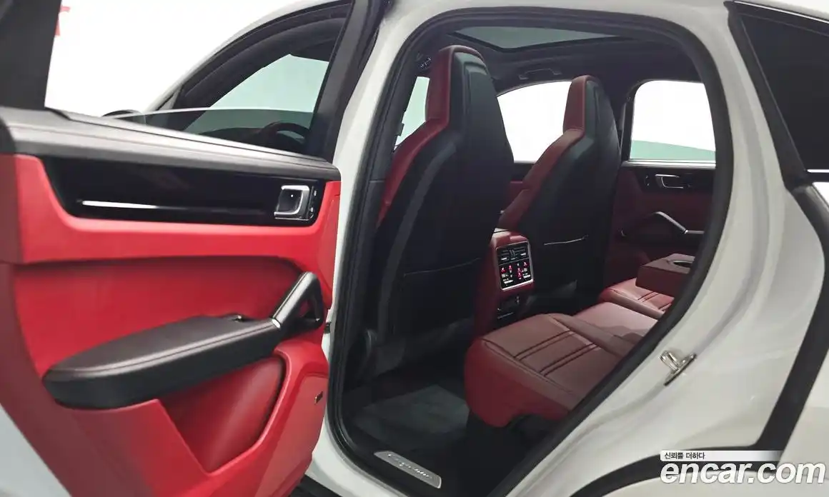 Porsche Cayenne 2023 3.0 автомат (гидро), фото 15
