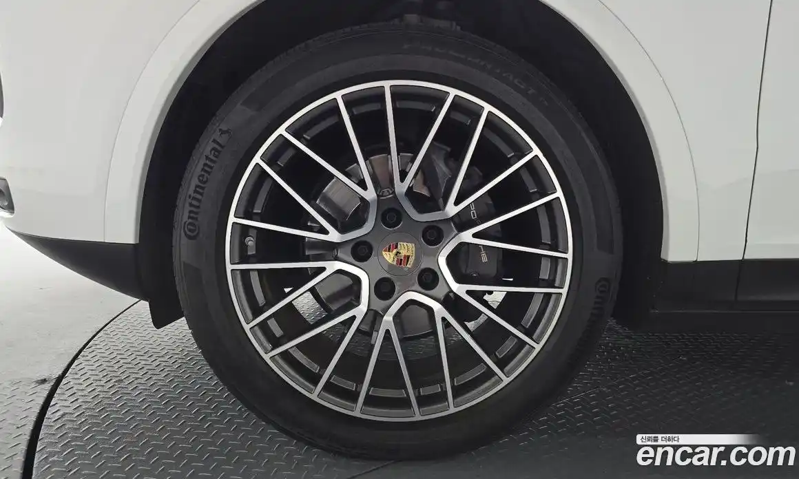 Porsche Cayenne 2023 3.0 автомат (гидро), фото 4
