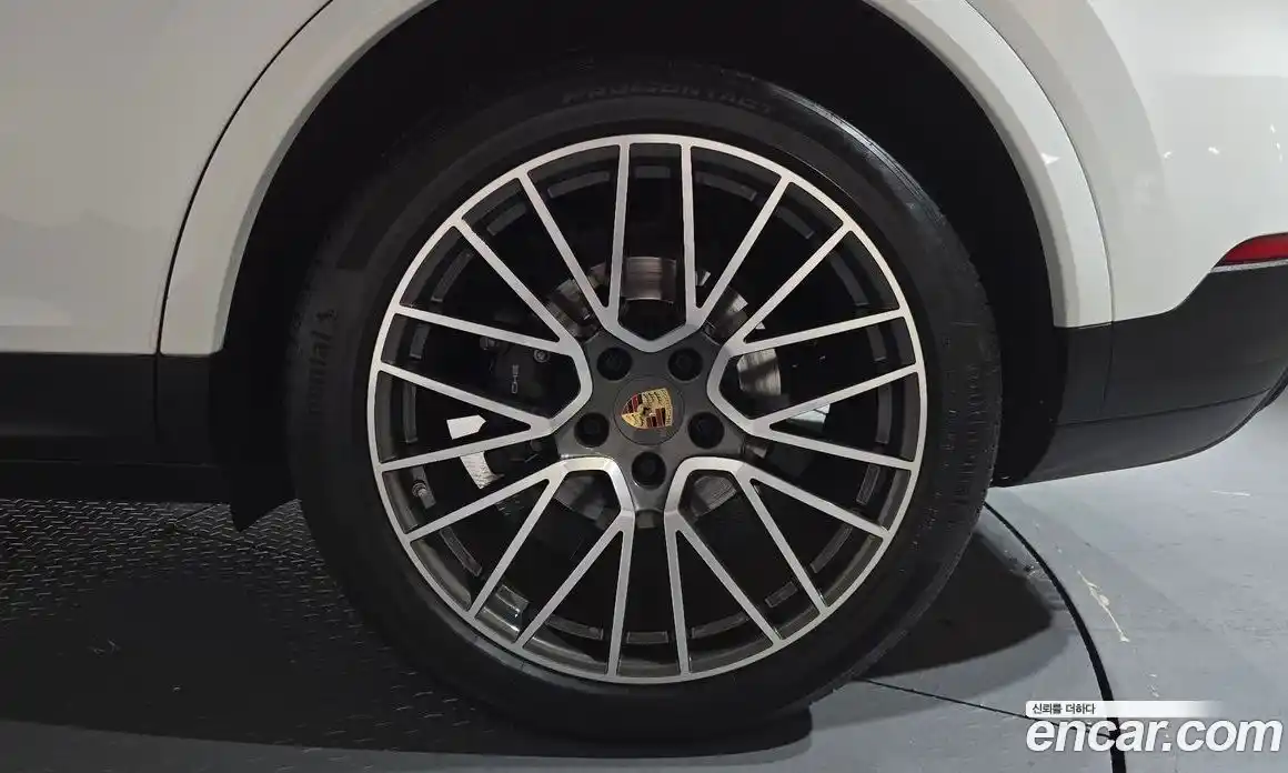 Porsche Cayenne 2023 3.0 автомат (гидро), фото 6