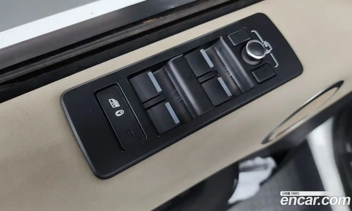 Land Rover Discovery 2019 3.0 автомат (гидро), фото 18