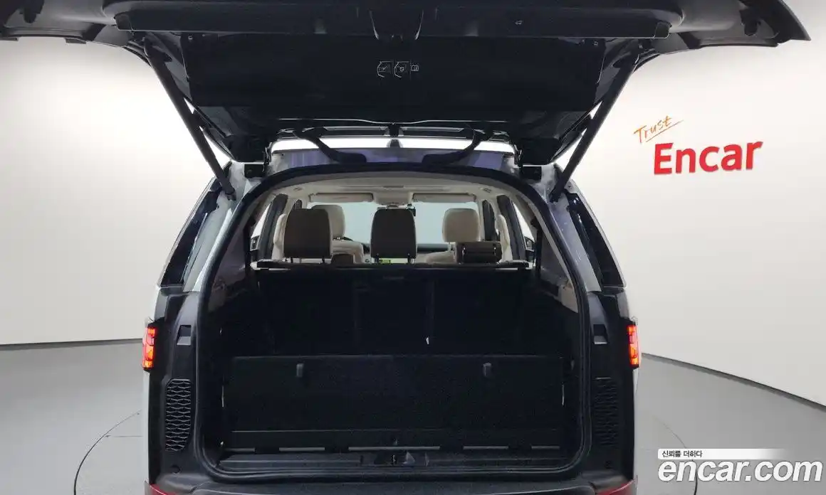 Land Rover Discovery 2019 3.0 автомат (гидро), фото 31