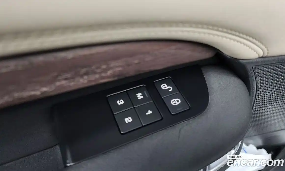 Land Rover Discovery 2019 3.0 автомат (гидро), фото 39