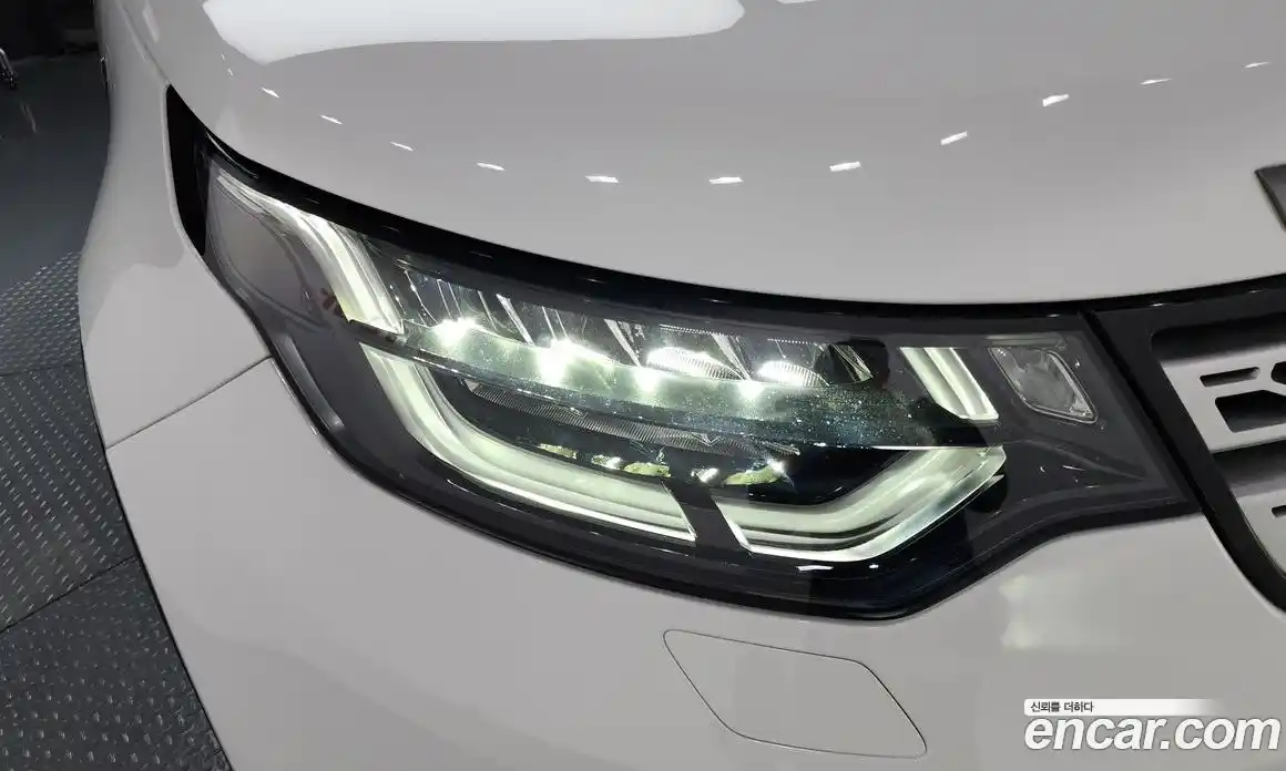 Land Rover Discovery 2019 3.0 автомат (гидро), фото 8