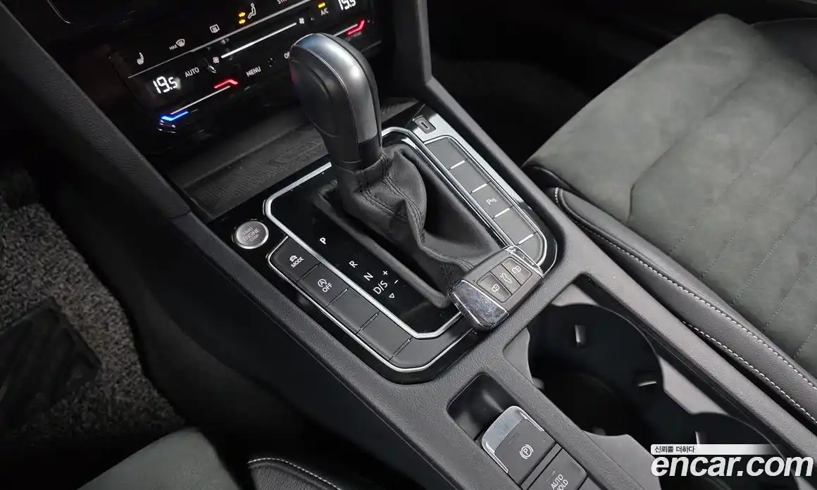Volkswagen Passat 2022 2.0 автомат (гидро), фото 12