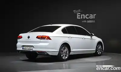 Volkswagen Passat 2022 2.0 автомат (гидро), миниатюра 2