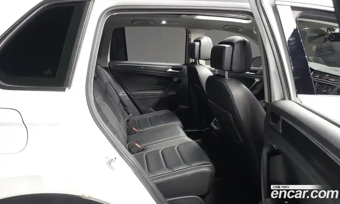 Volkswagen Tiguan 2020 2.0 автомат (гидро), фото 12