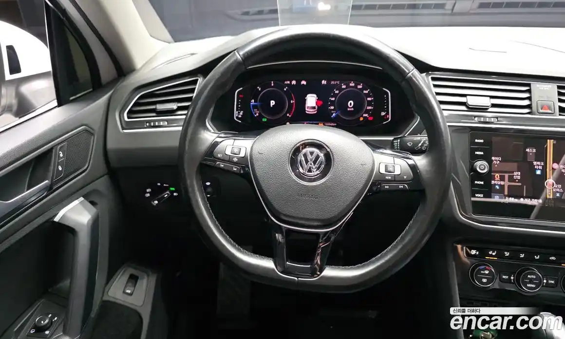 Volkswagen Tiguan 2020 2.0 автомат (гидро), фото 13