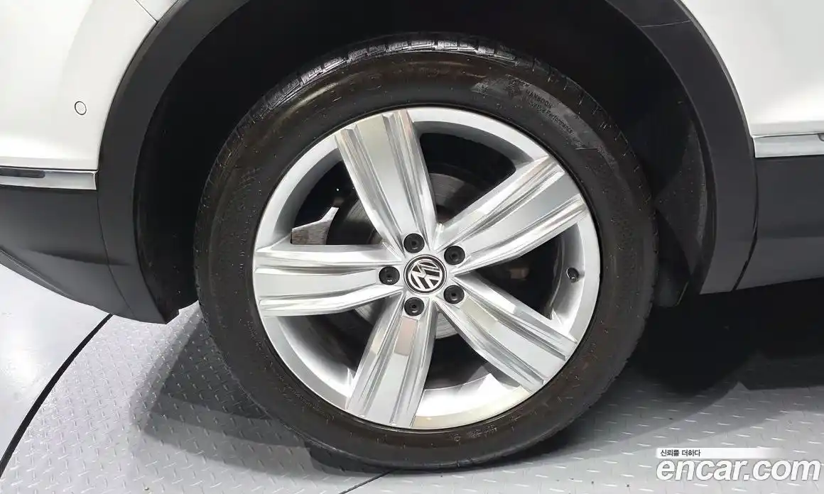Volkswagen Tiguan 2020 2.0 автомат (гидро), фото 5
