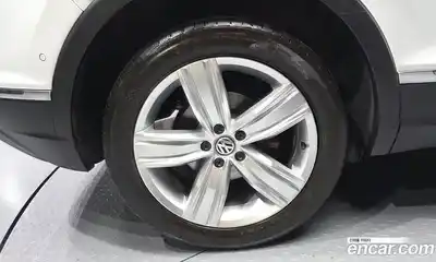 Volkswagen Tiguan 2020 2.0 автомат (гидро), миниатюра 5