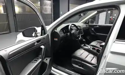 Volkswagen Tiguan 2020 2.0 автомат (гидро), миниатюра 10