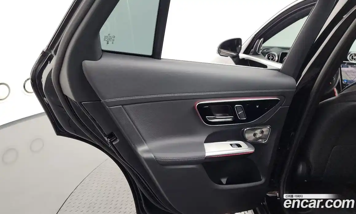 Mercedes-Benz GLC-Class 2024 2.0 гидро, фото 15