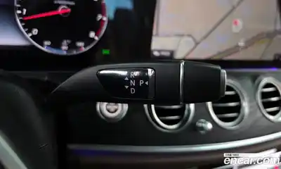 Mercedes-Benz E-Class 2018 2.0 автомат (гидро), миниатюра 12