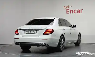Mercedes-Benz E-Class 2018 2.0 автомат (гидро), миниатюра 2