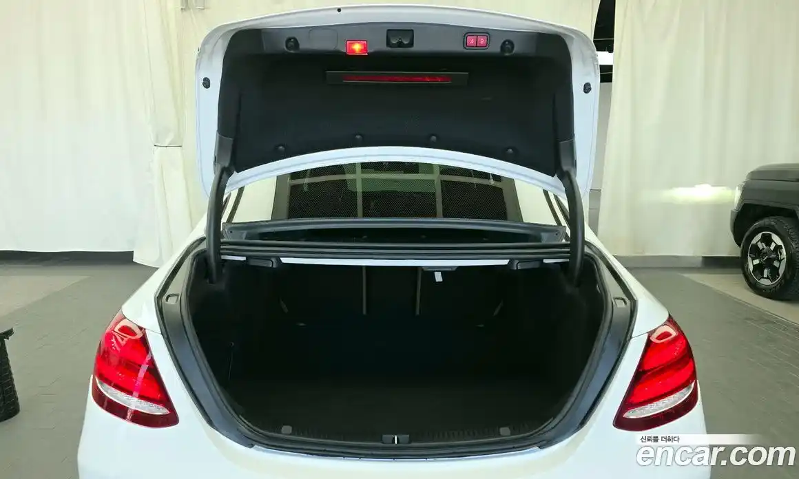 Mercedes-Benz E-Class 2018 2.0 автомат (гидро), фото 26