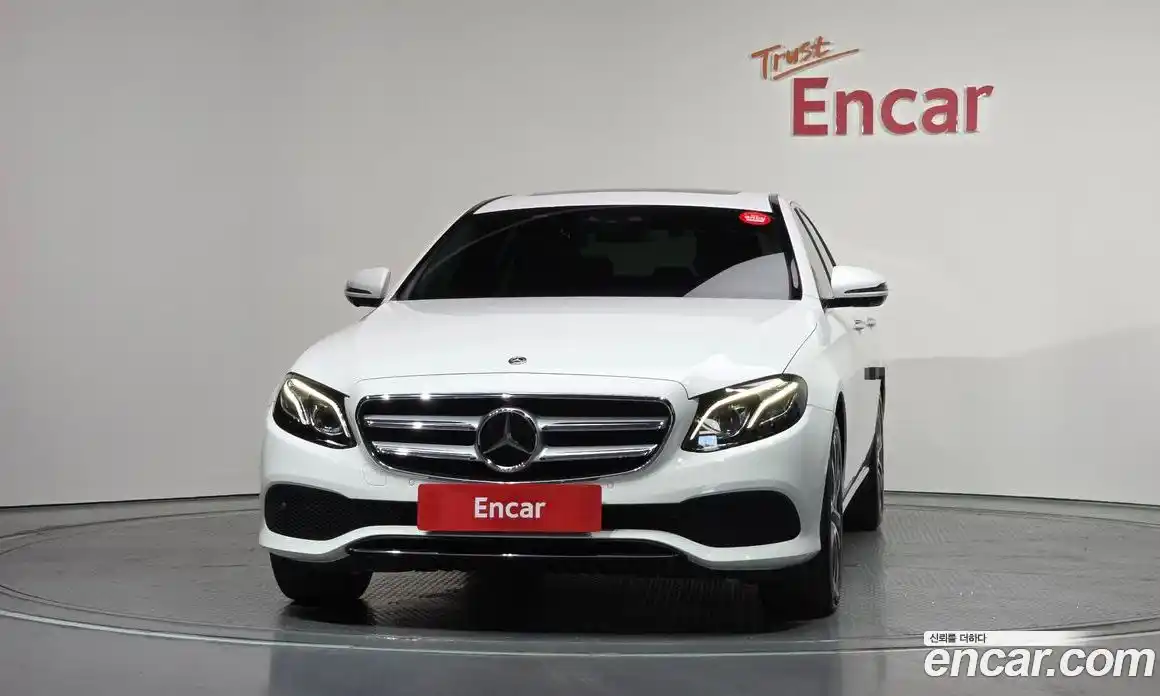 Mercedes-Benz E-Class 2018 2.0 автомат (гидро), фото 3