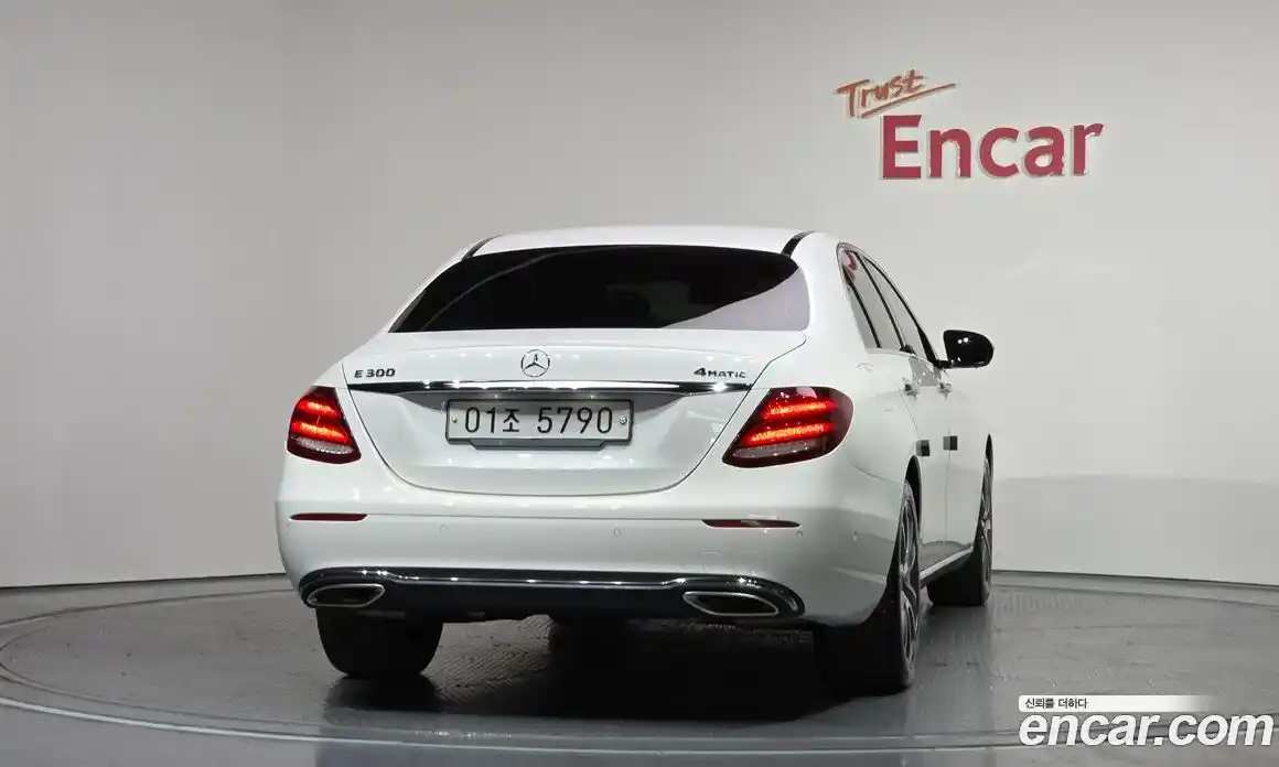 Mercedes-Benz E-Class 2018 2.0 автомат (гидро), фото 4