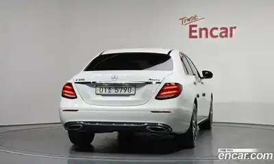 Mercedes-Benz E-Class 2018 2.0 автомат (гидро), миниатюра 4