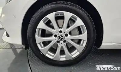 Mercedes-Benz E-Class 2019 2.0 автомат (гидро), миниатюра 5
