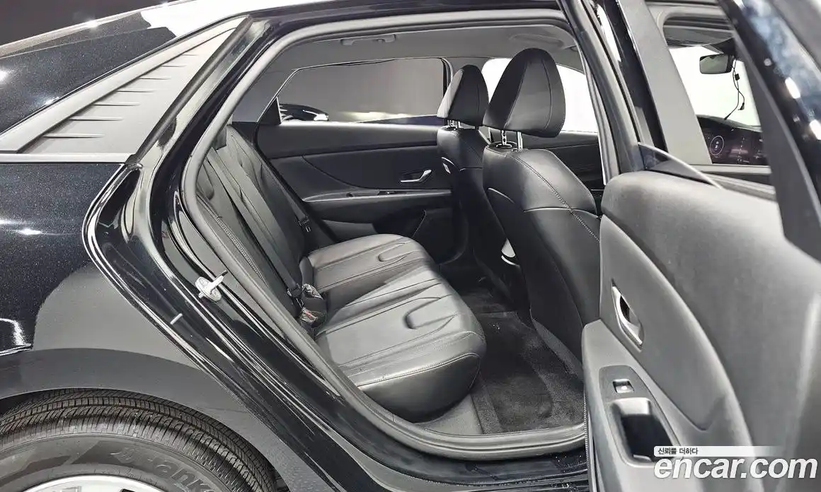 Hyundai Avante 2021 1.6 автомат (гидро), фото 13