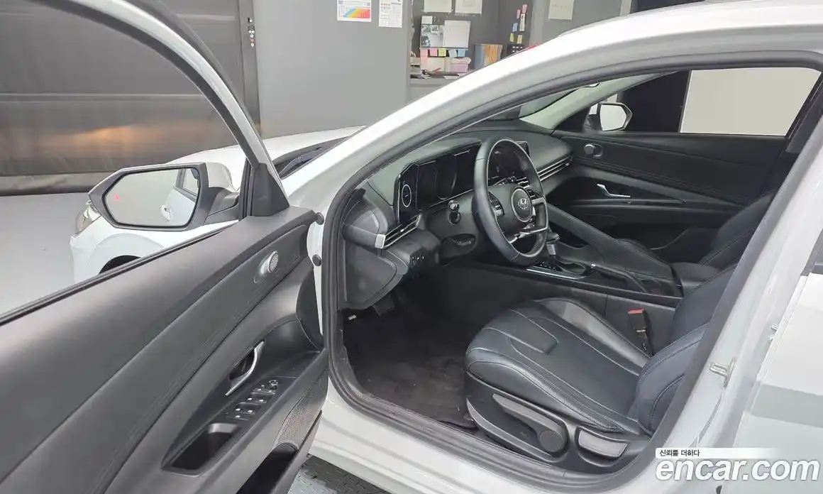 Hyundai Avante 2021 1.6 автомат (гидро), фото 10
