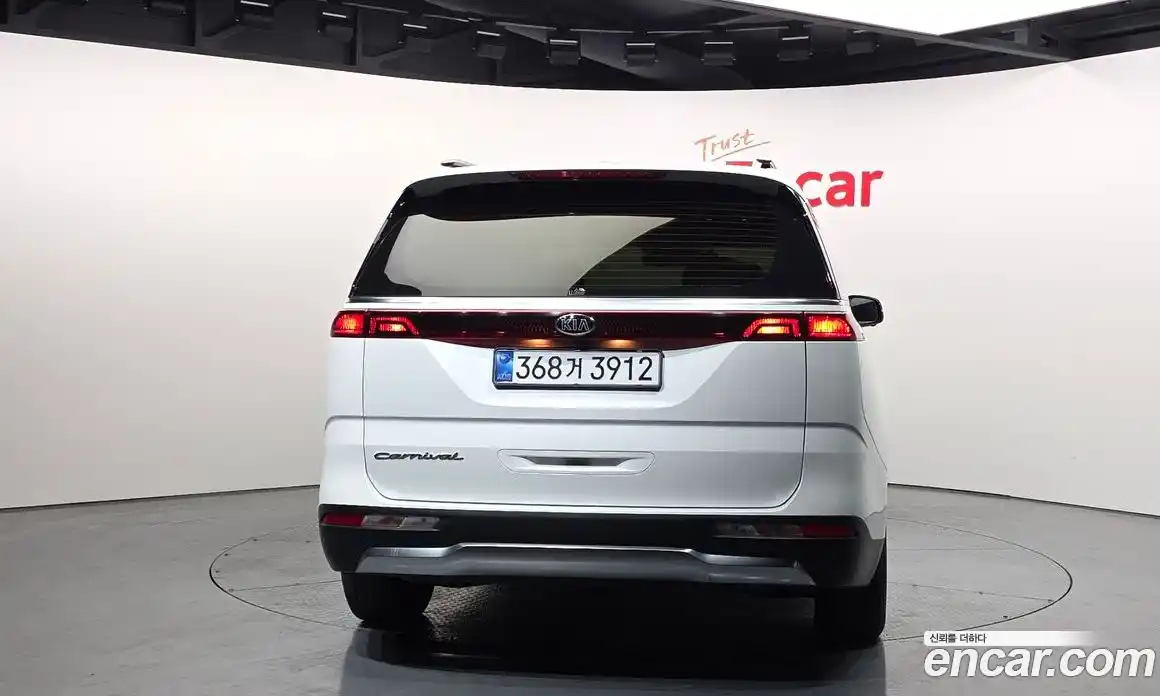 Kia Carnival 2021 2.2 автомат (гидро), фото 4