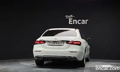 Mercedes-Benz E-Class 2020 2.0 автомат (гидро), миниатюра 4